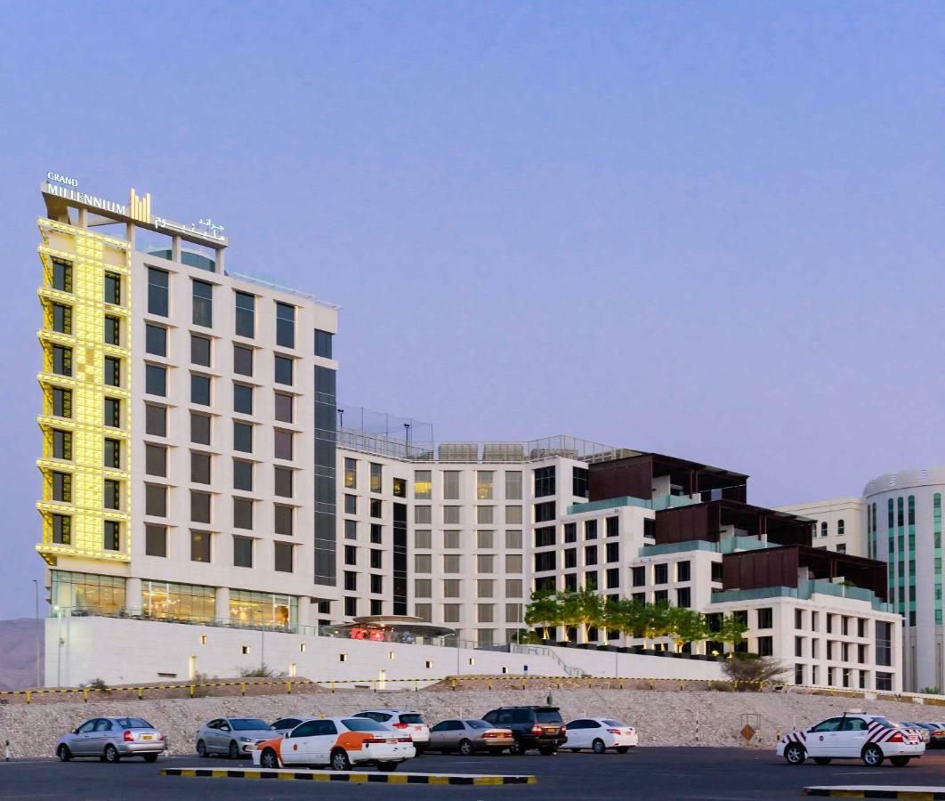 Grand Millennium Muscat Hotel Екстериор снимка